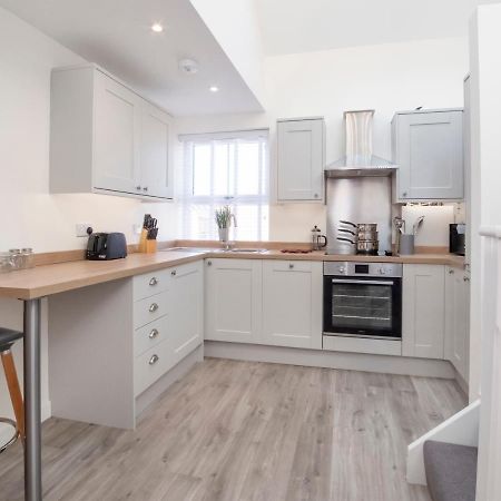 Livingstone Street Apartments With Free Parking Йорк Экстерьер фото