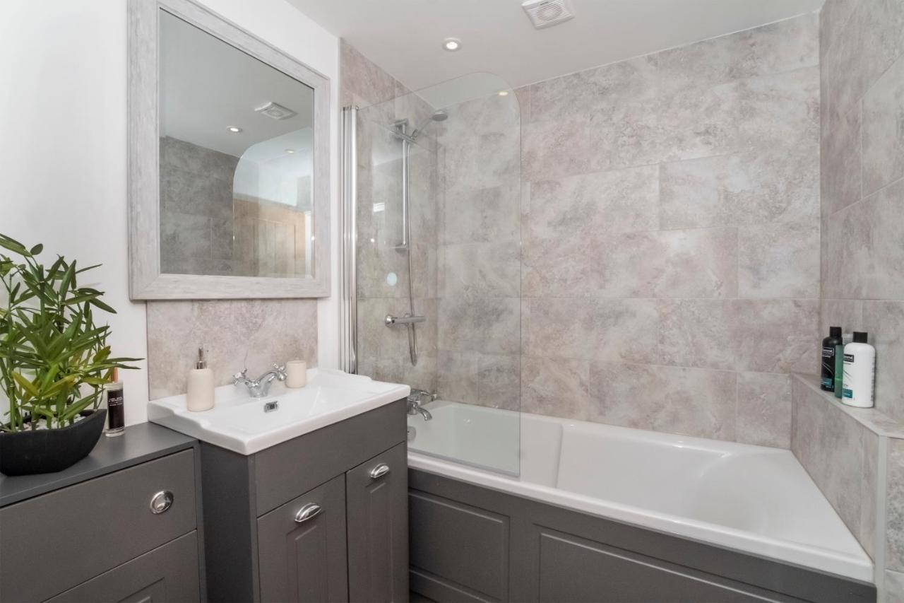 Livingstone Street Apartments With Free Parking Йорк Экстерьер фото