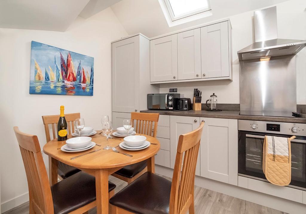 Livingstone Street Apartments With Free Parking Йорк Экстерьер фото